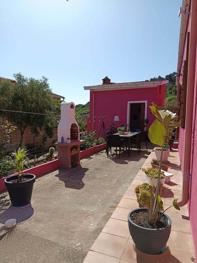 Terrasse mit Grillbereich