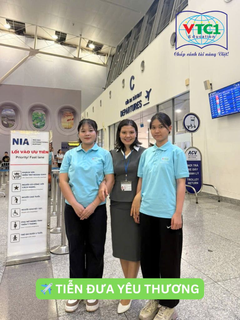 Tiễn đưa tại sân bay Nội Bài