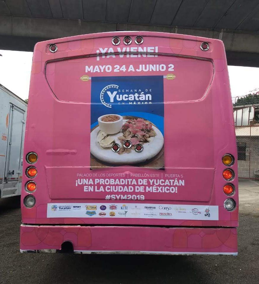 Autobús Rosa - Campaña Semana de Yucatán