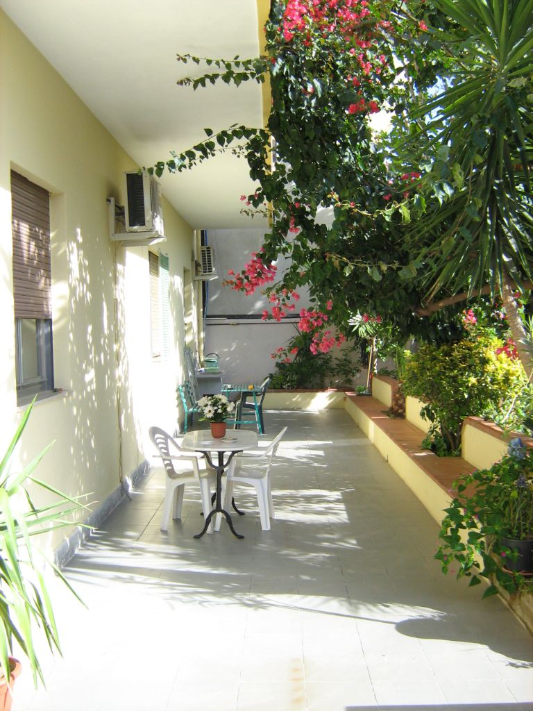 Cortile Fiorito B&B Al Cedir 2