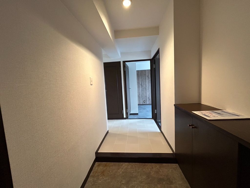 モダンな玄関エントランス施工事例